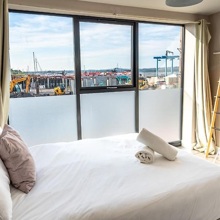Beautiful Two Bedroom Harbour Side Apartment Poole Exterior foto