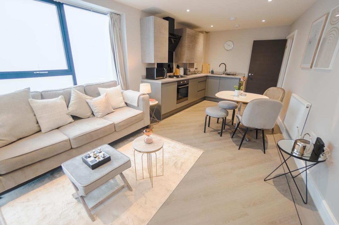 Beautiful Two Bedroom Harbour Side Apartment Poole Exterior foto