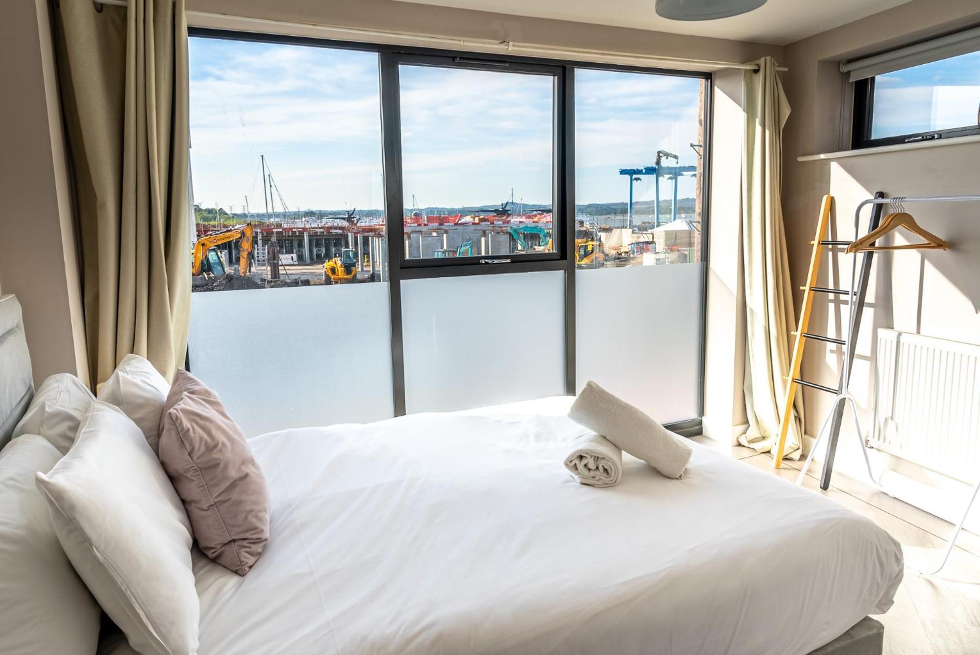 Beautiful Two Bedroom Harbour Side Apartment Poole Exterior foto