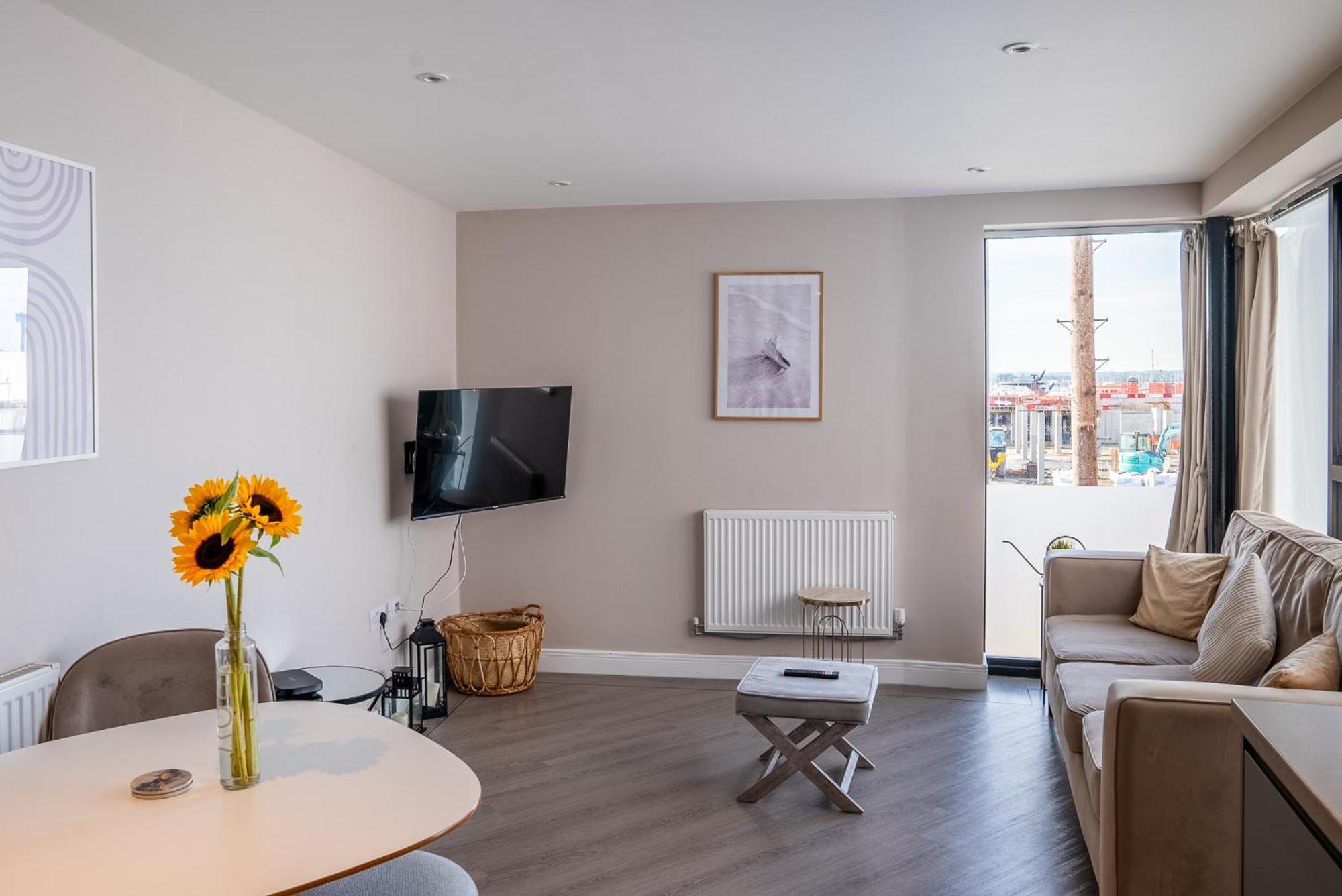 Beautiful Two Bedroom Harbour Side Apartment Poole Exterior foto
